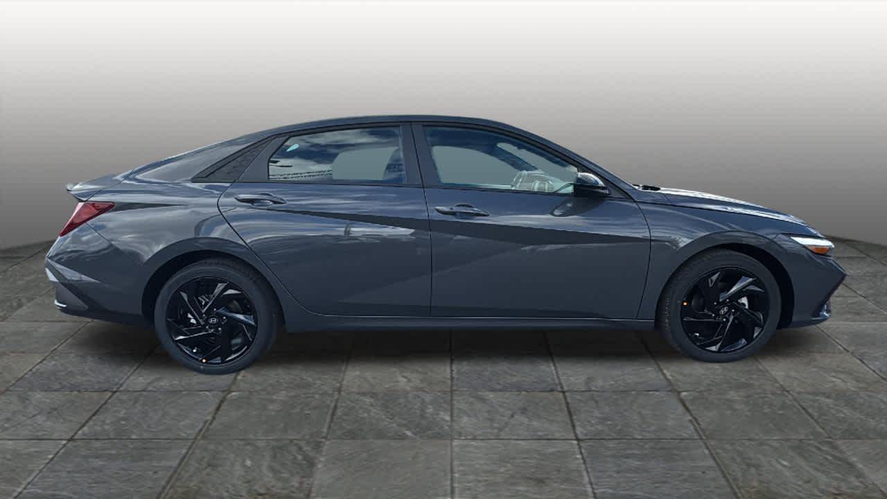 Thumbnail: 2026 Hyundai Elantra - 4