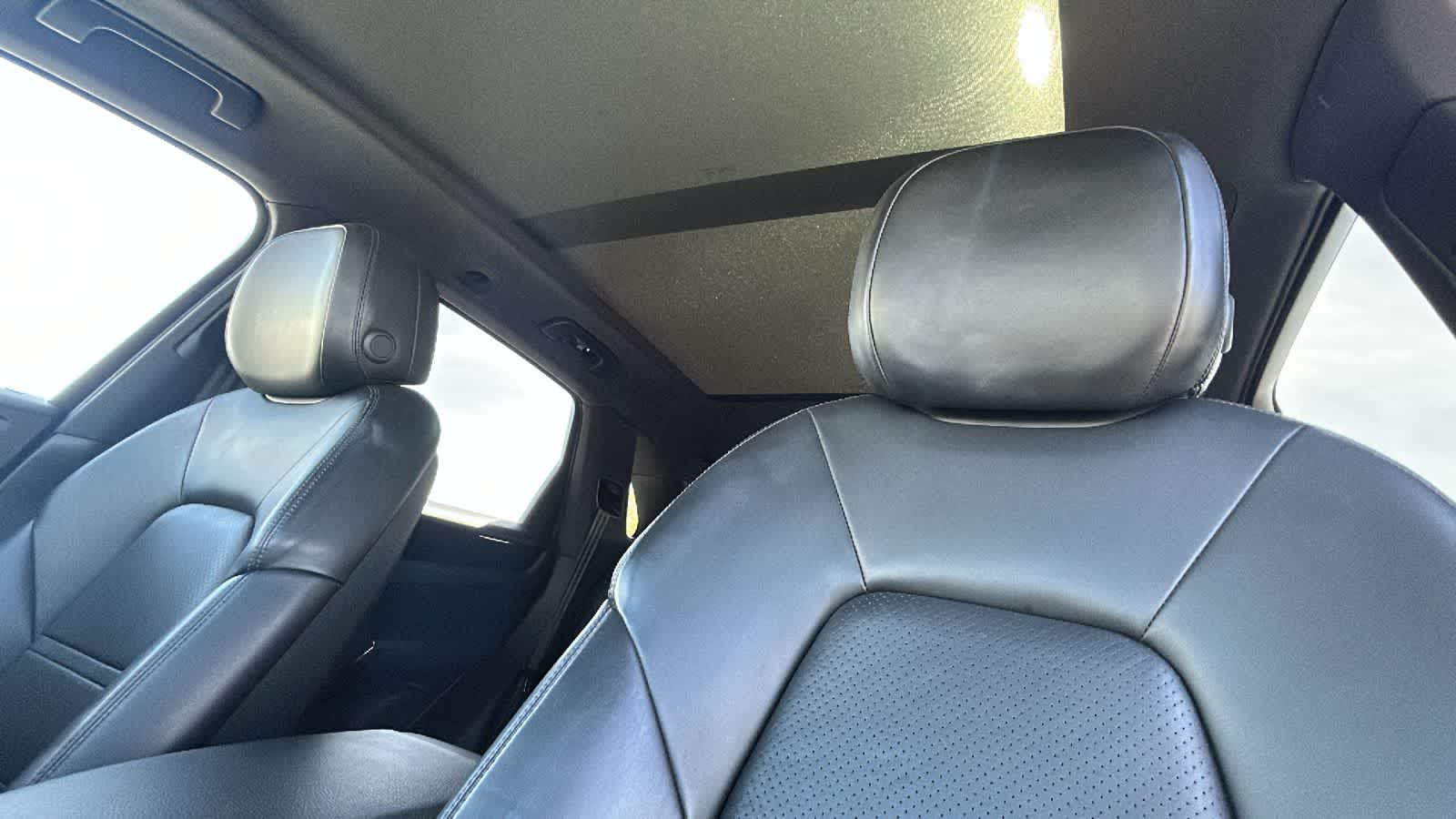 Thumbnail: 2023 Porsche Cayenne - 11