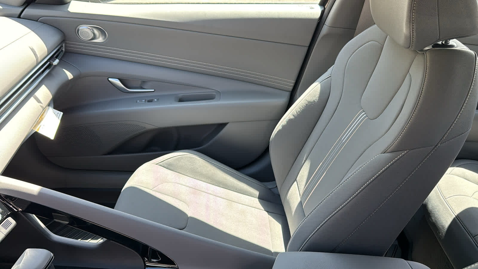 Thumbnail: 2025 Hyundai Elantra - 12