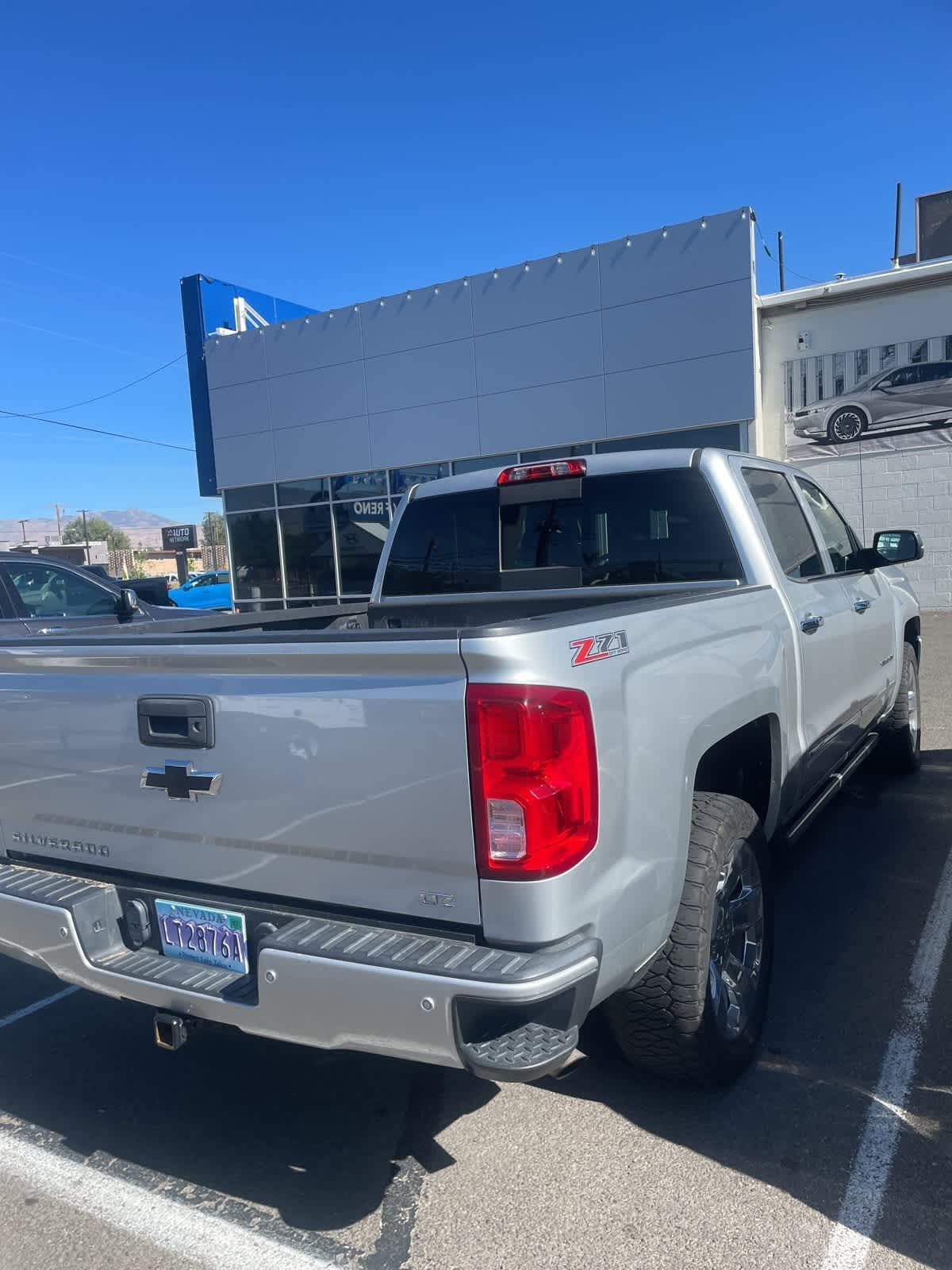 Thumbnail: 2017 Chevrolet Silverado 1500 - 5