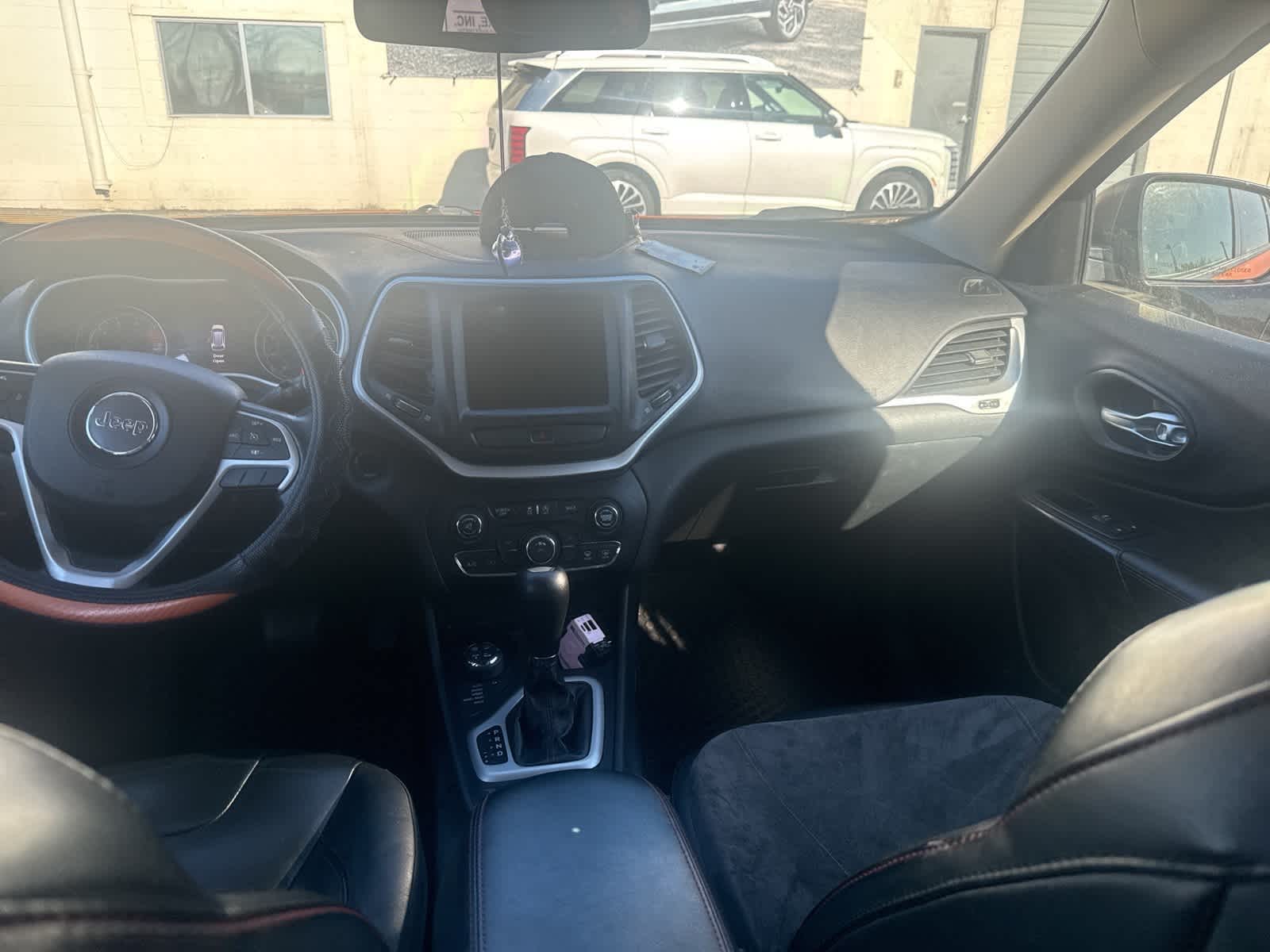 Thumbnail: 2016 Jeep Cherokee - 18