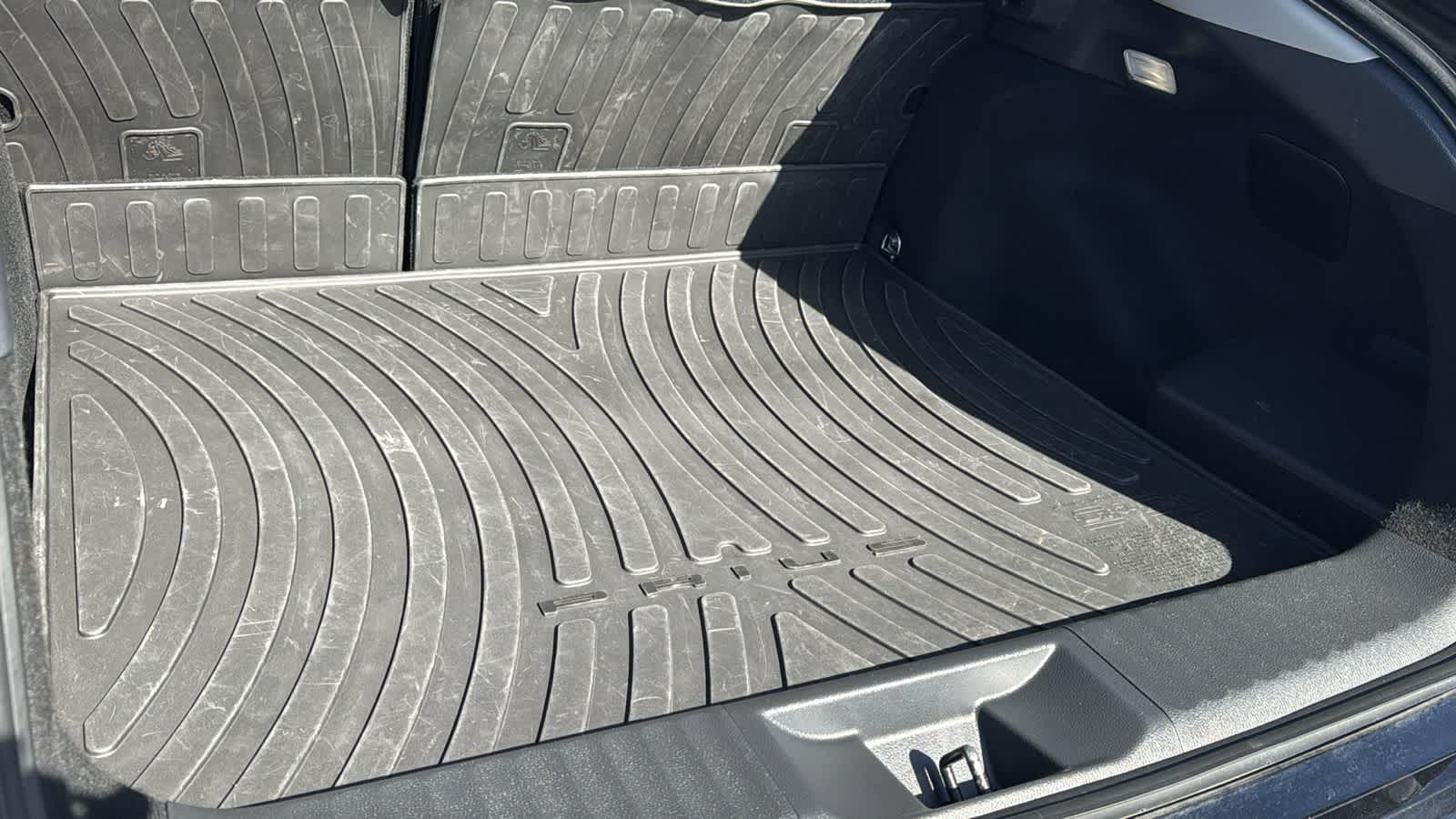 Thumbnail: 2024 Toyota Prius Prime - 27