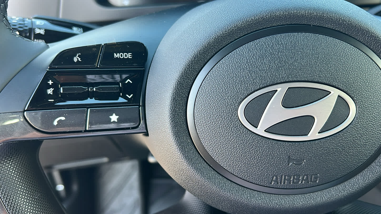 Thumbnail: 2025 Hyundai Elantra - 19