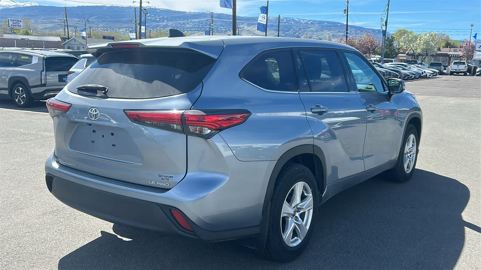 Thumbnail: 2022 Toyota Highlander - 15