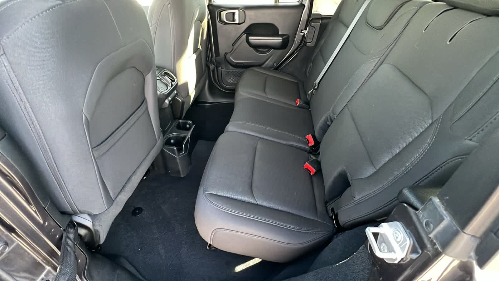 Thumbnail: 2019 Jeep Wrangler - 24