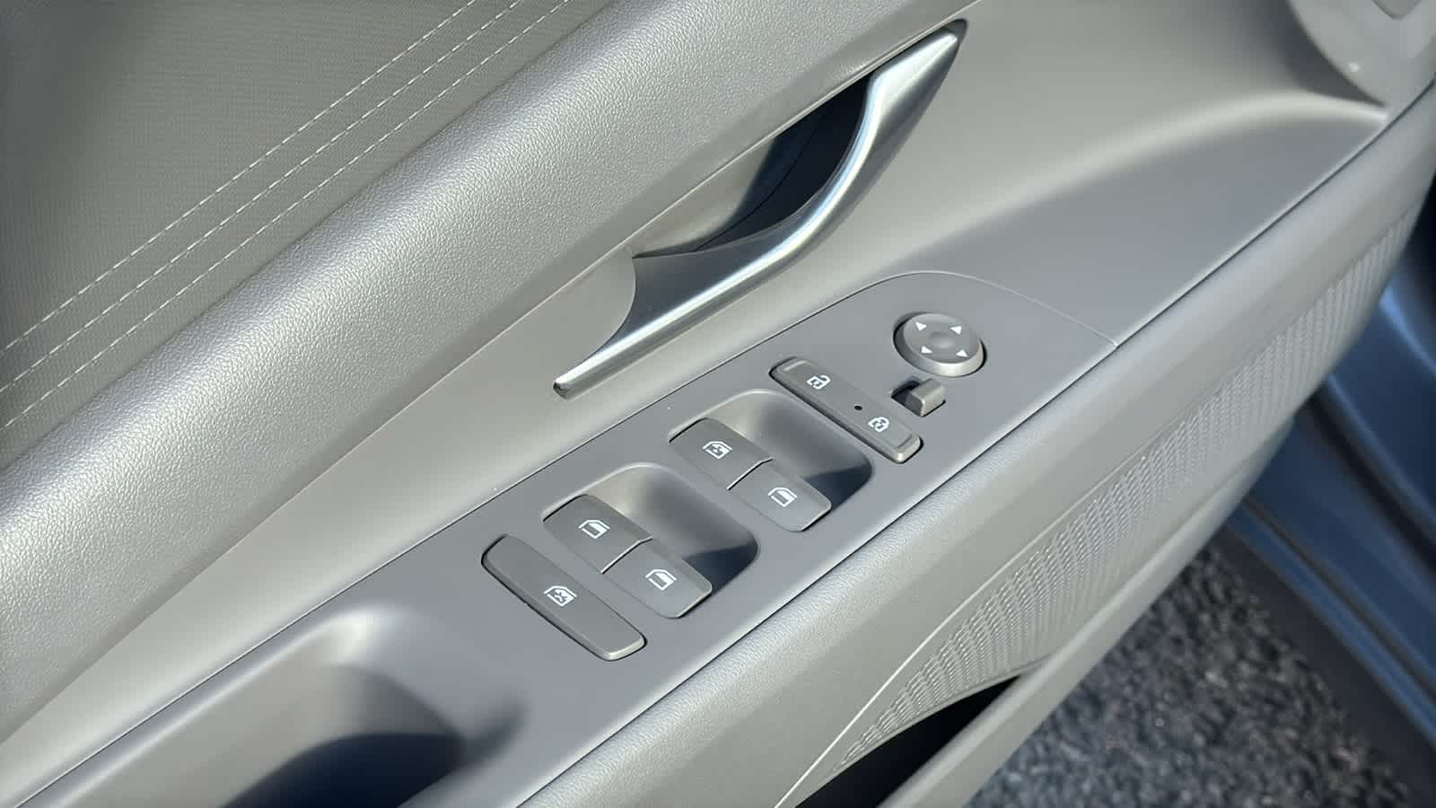 Thumbnail: 2022 Hyundai Elantra - 22