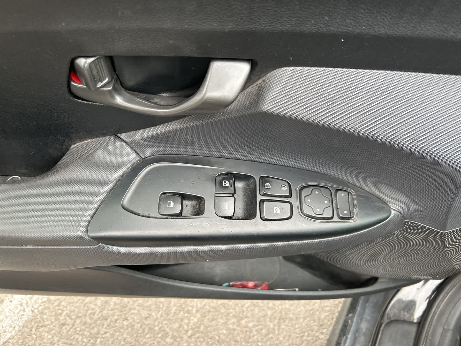 Thumbnail: 2020 Hyundai Veloster - 13