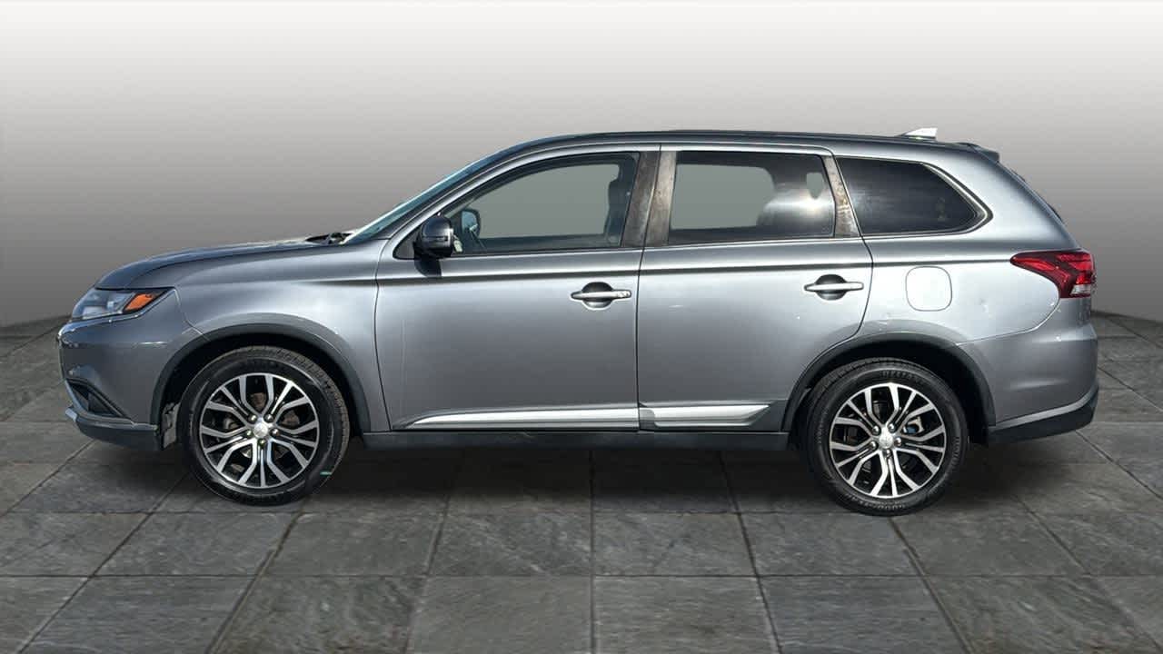 Thumbnail: 2018 Mitsubishi Outlander - 8