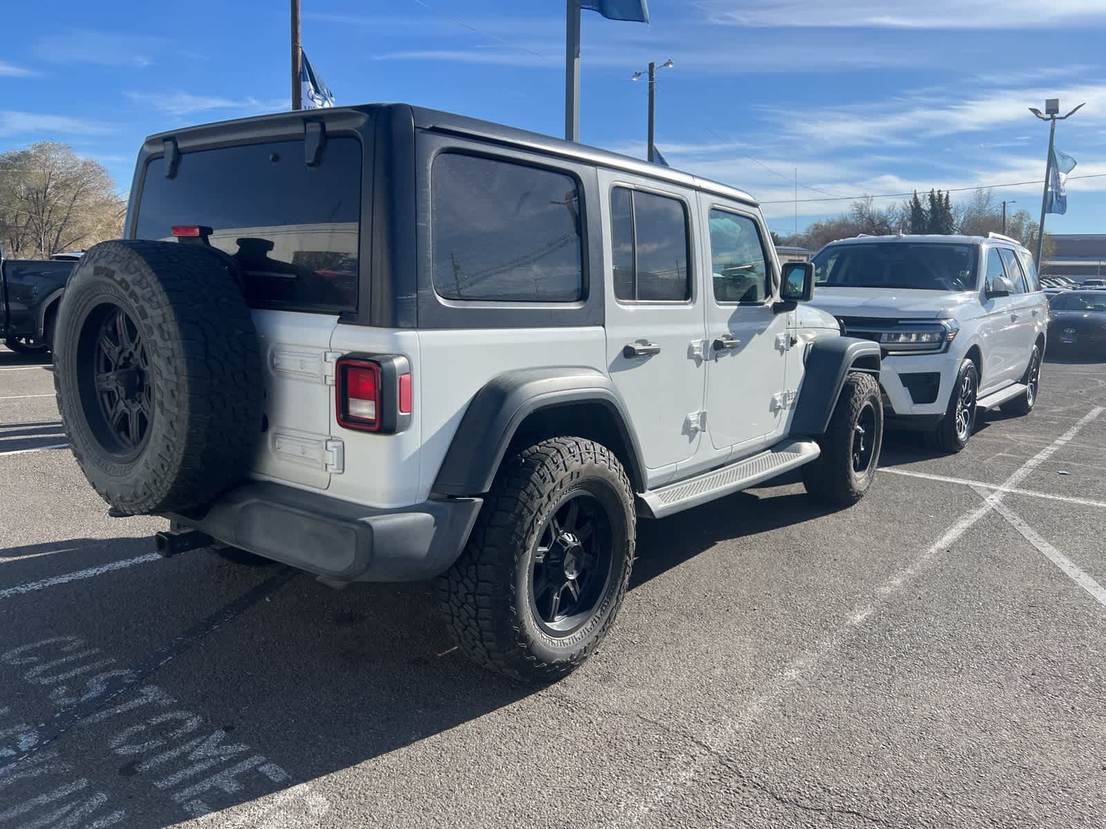 Thumbnail: 2019 Jeep Wrangler - 6