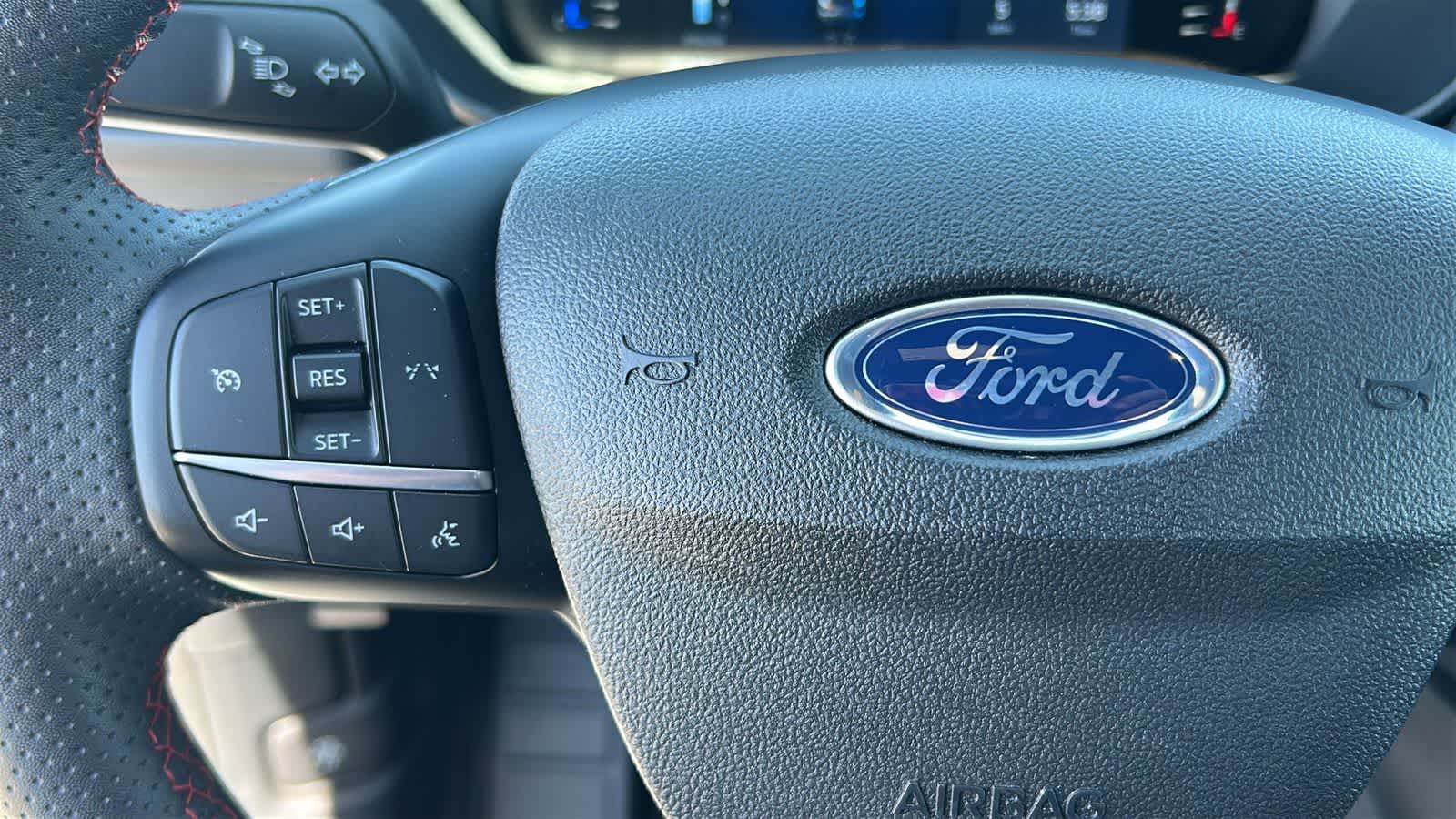 Thumbnail: 2023 Ford Escape - 19