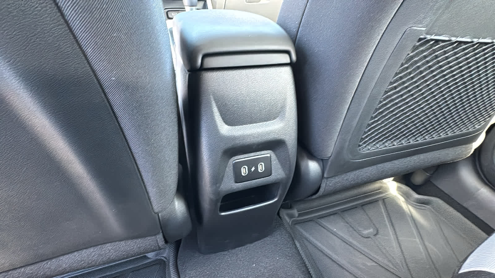 Thumbnail: 2026 Hyundai Venue - 25