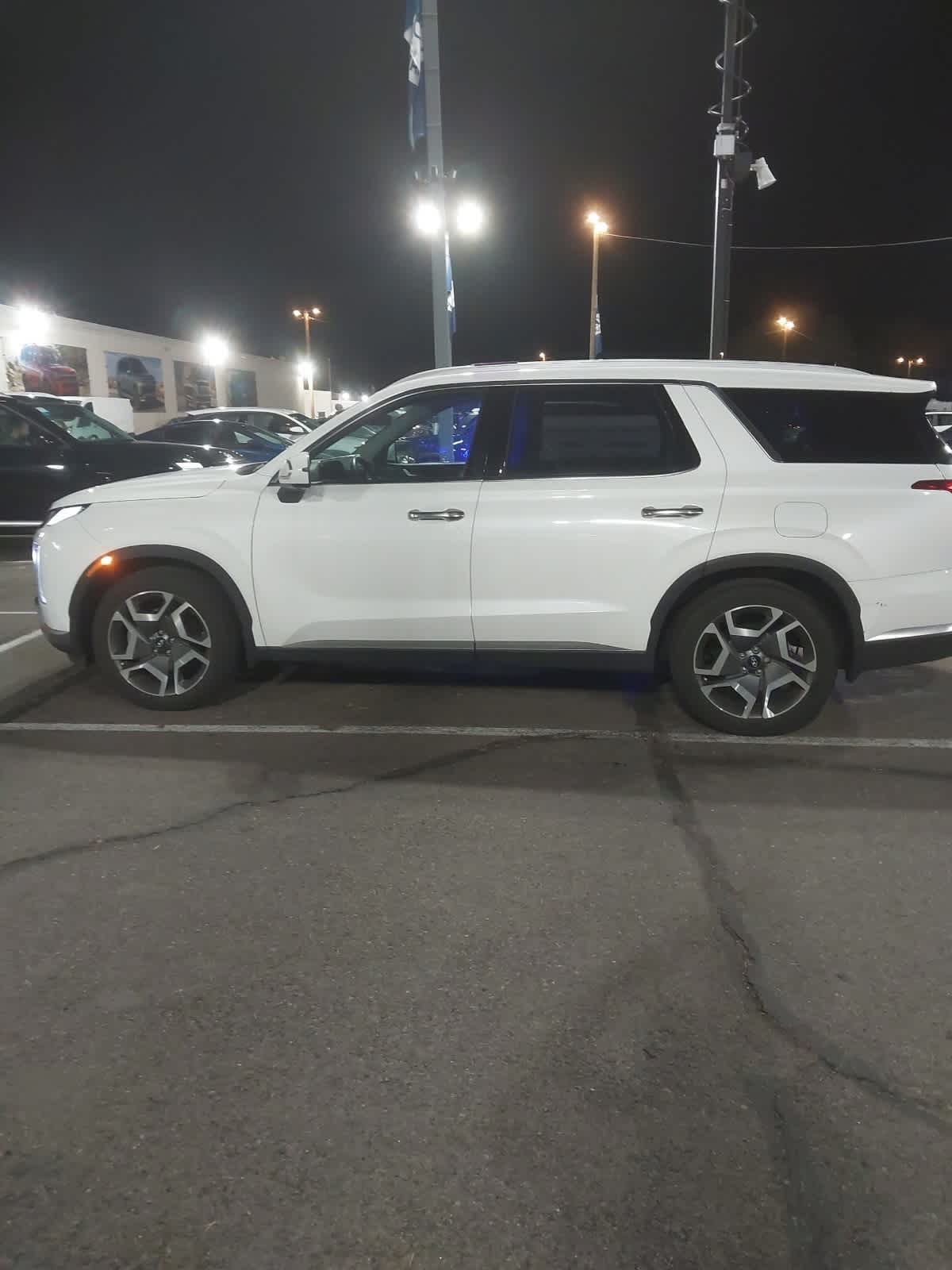 Thumbnail: 2023 Hyundai Palisade - 16