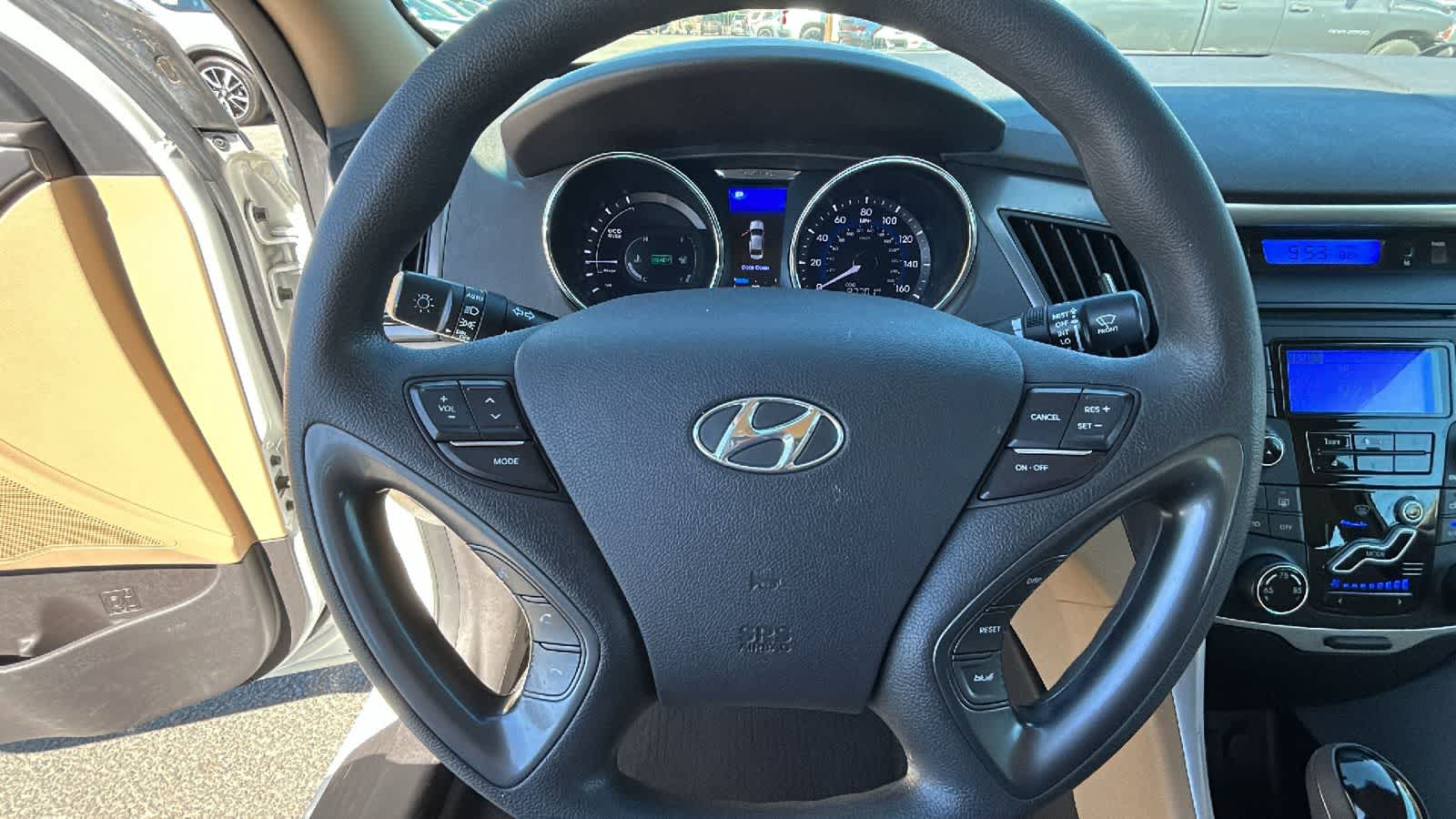 Thumbnail: 2012 Hyundai Sonata - 16