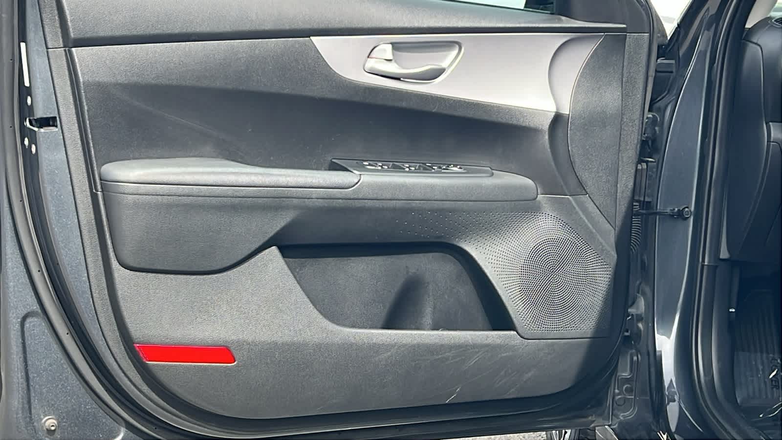 Thumbnail: 2024 Kia Forte - 23