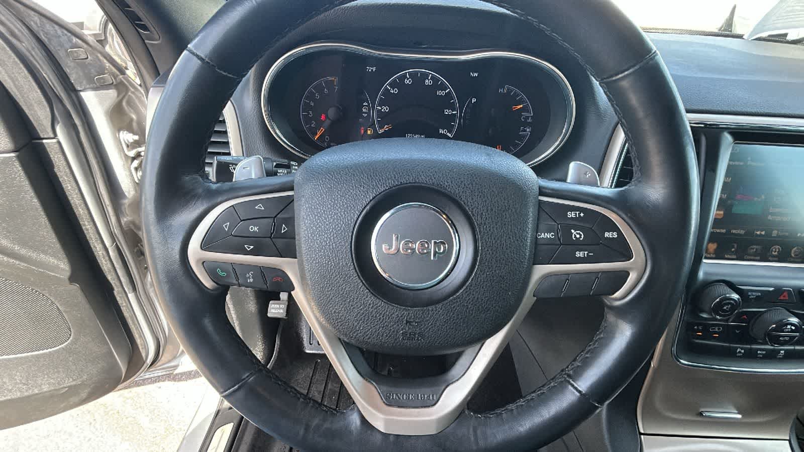 Thumbnail: 2015 Jeep Grand Cherokee - 17