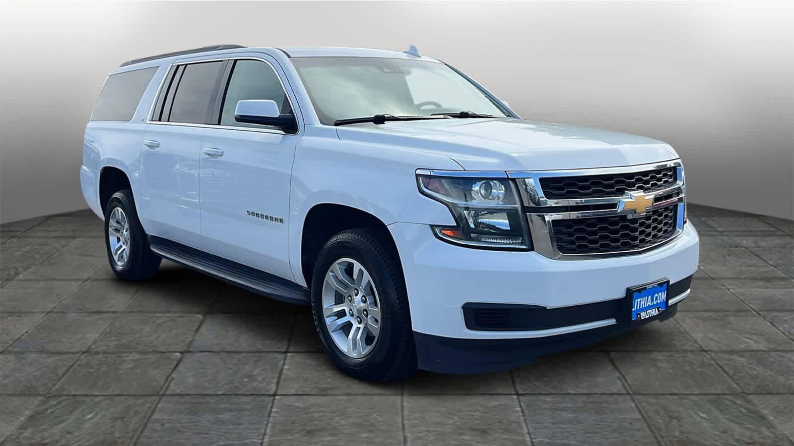 Thumbnail: 2019 Chevrolet Suburban - 3