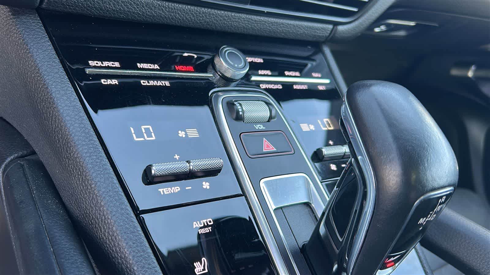 Thumbnail: 2023 Porsche Cayenne - 14