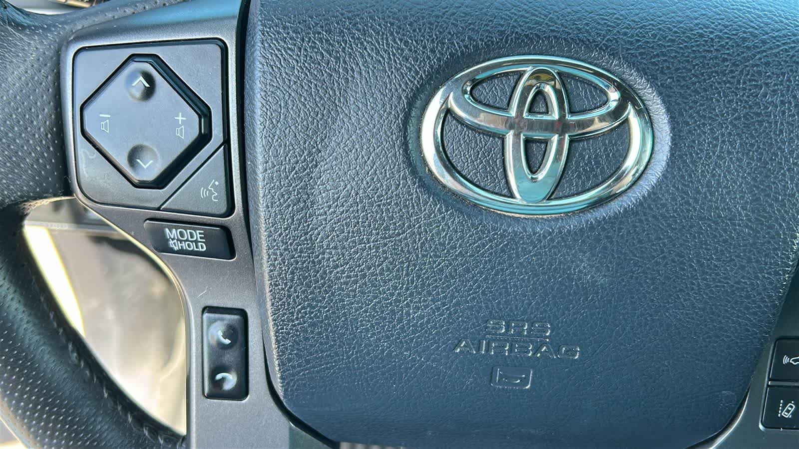 Thumbnail: 2018 Toyota Tacoma - 18