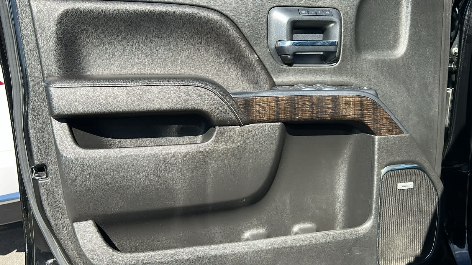 Thumbnail: 2015 GMC Sierra 2500 - 23