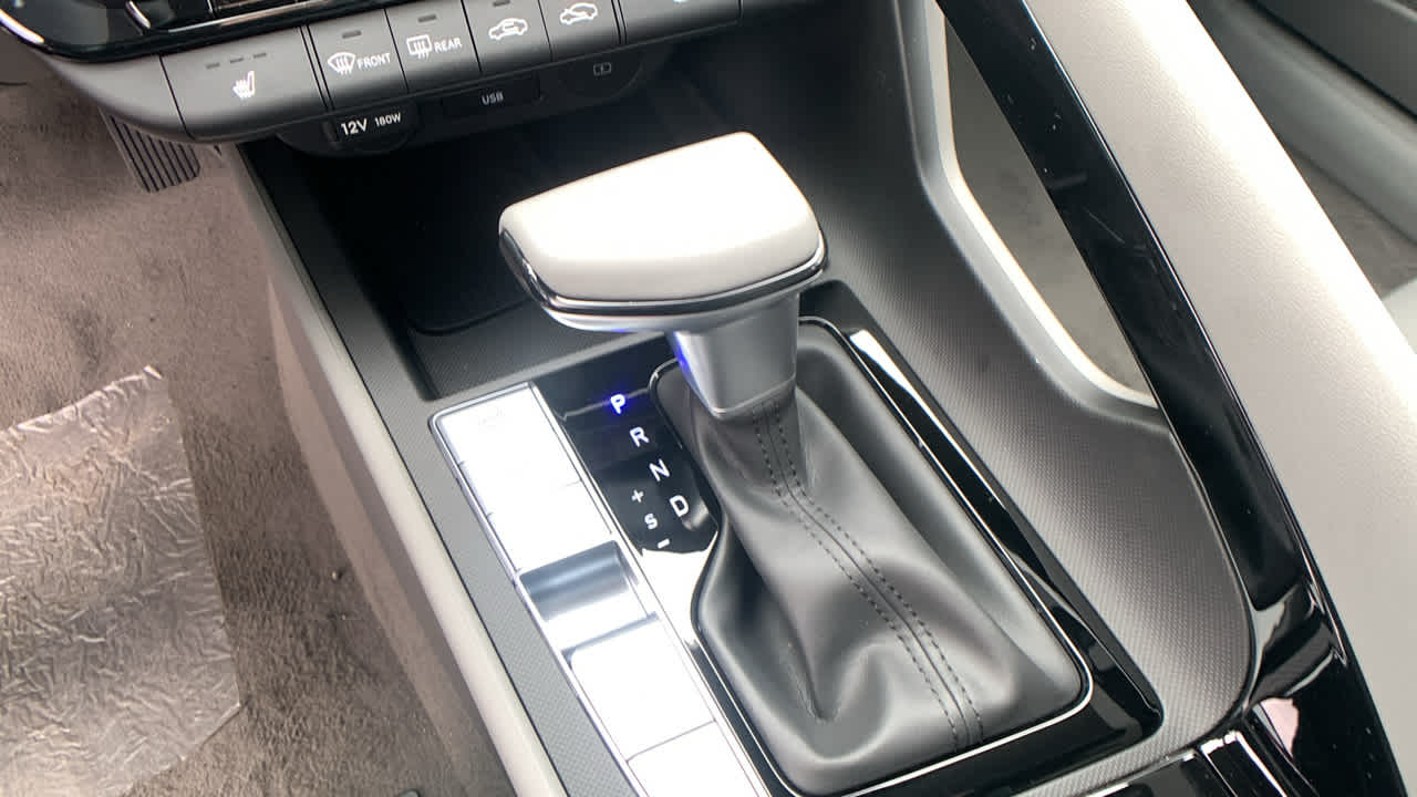 Thumbnail: 2024 Hyundai Elantra - 17
