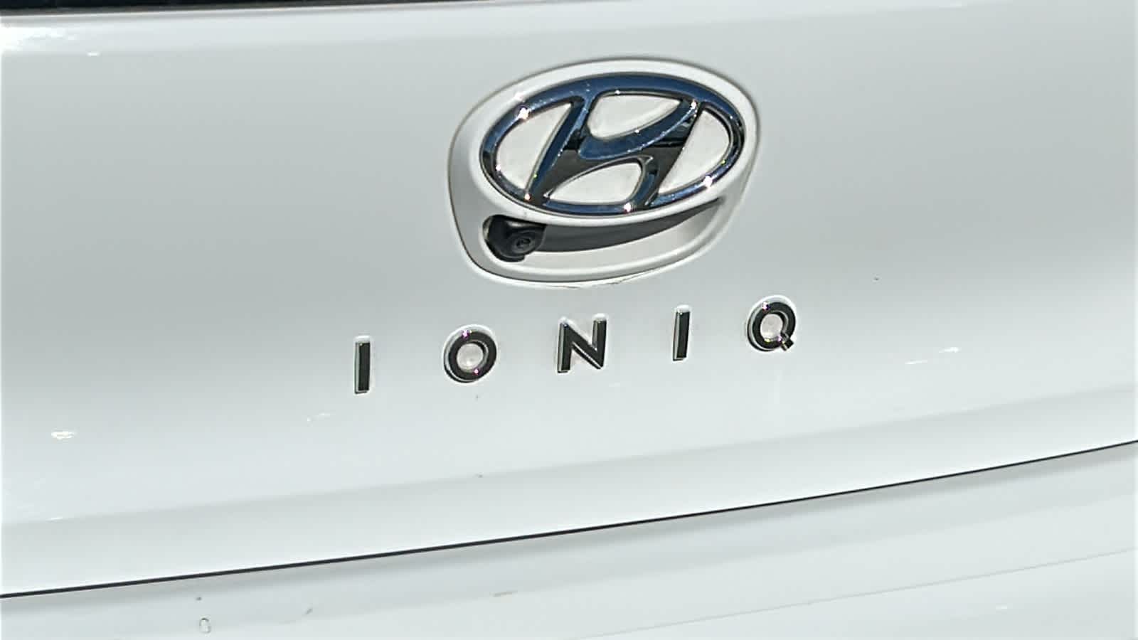 Thumbnail: 2020 Hyundai Ioniq - 28