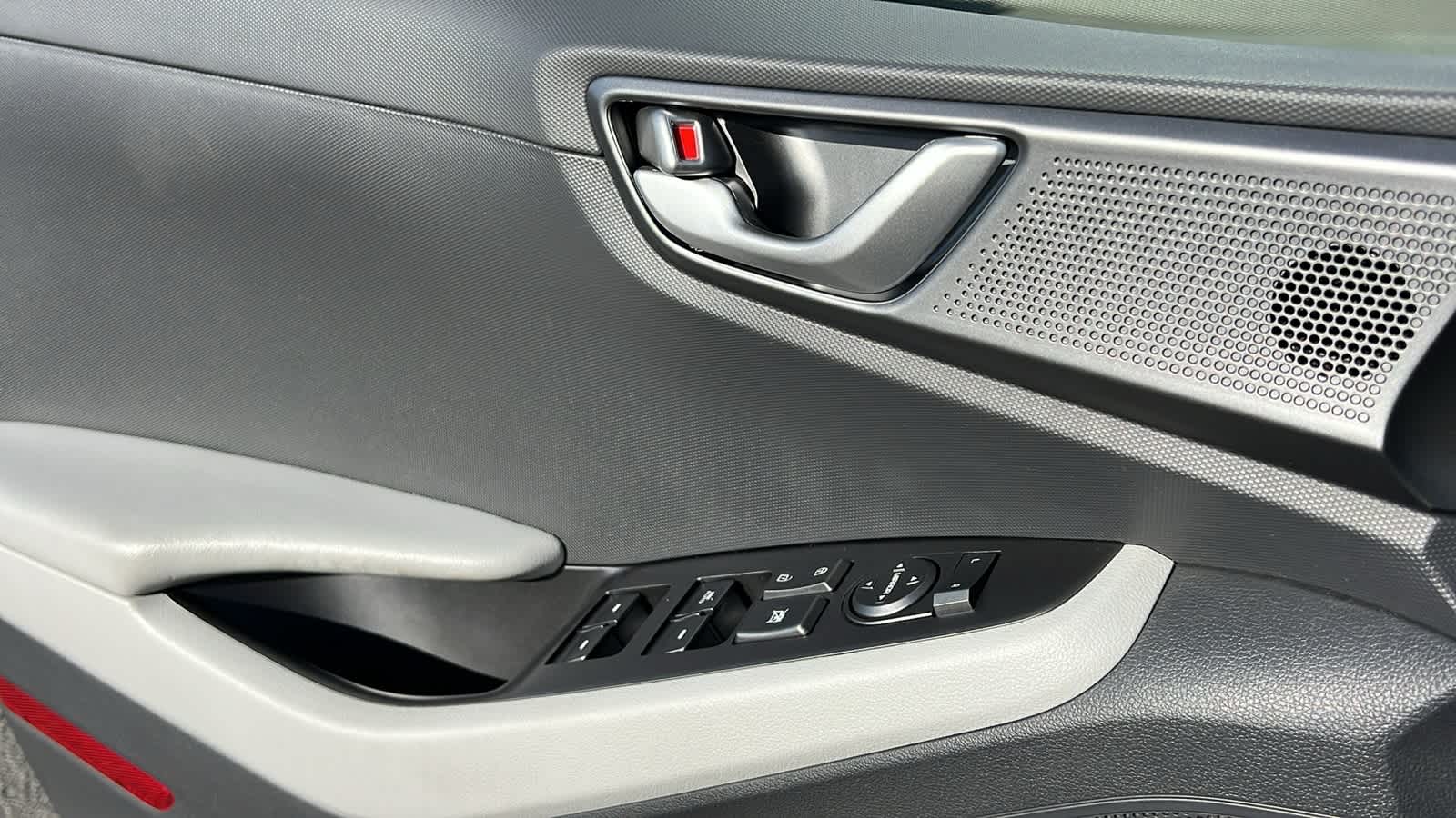 Thumbnail: 2022 Hyundai Ioniq - 22