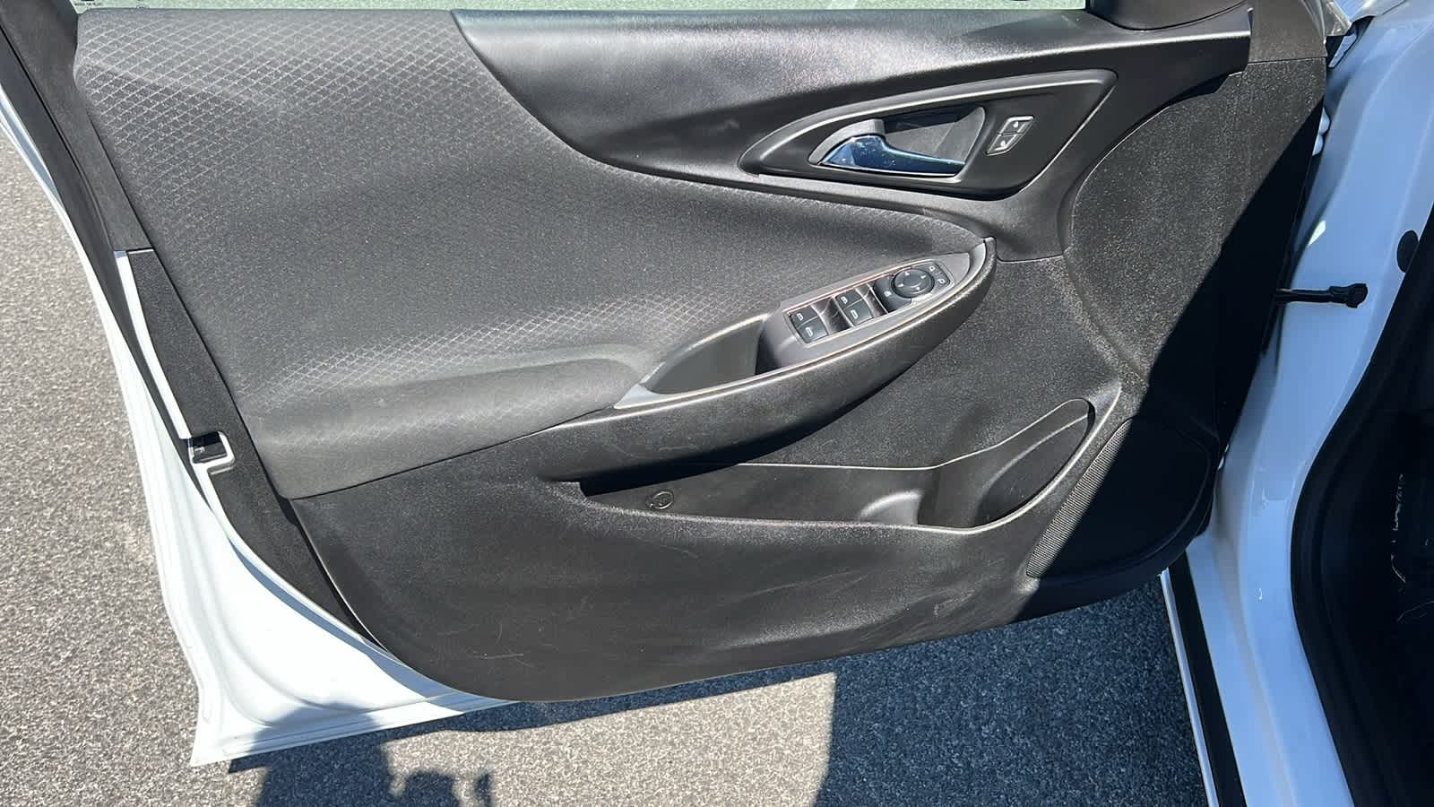 Thumbnail: 2023 Chevrolet Malibu - 23