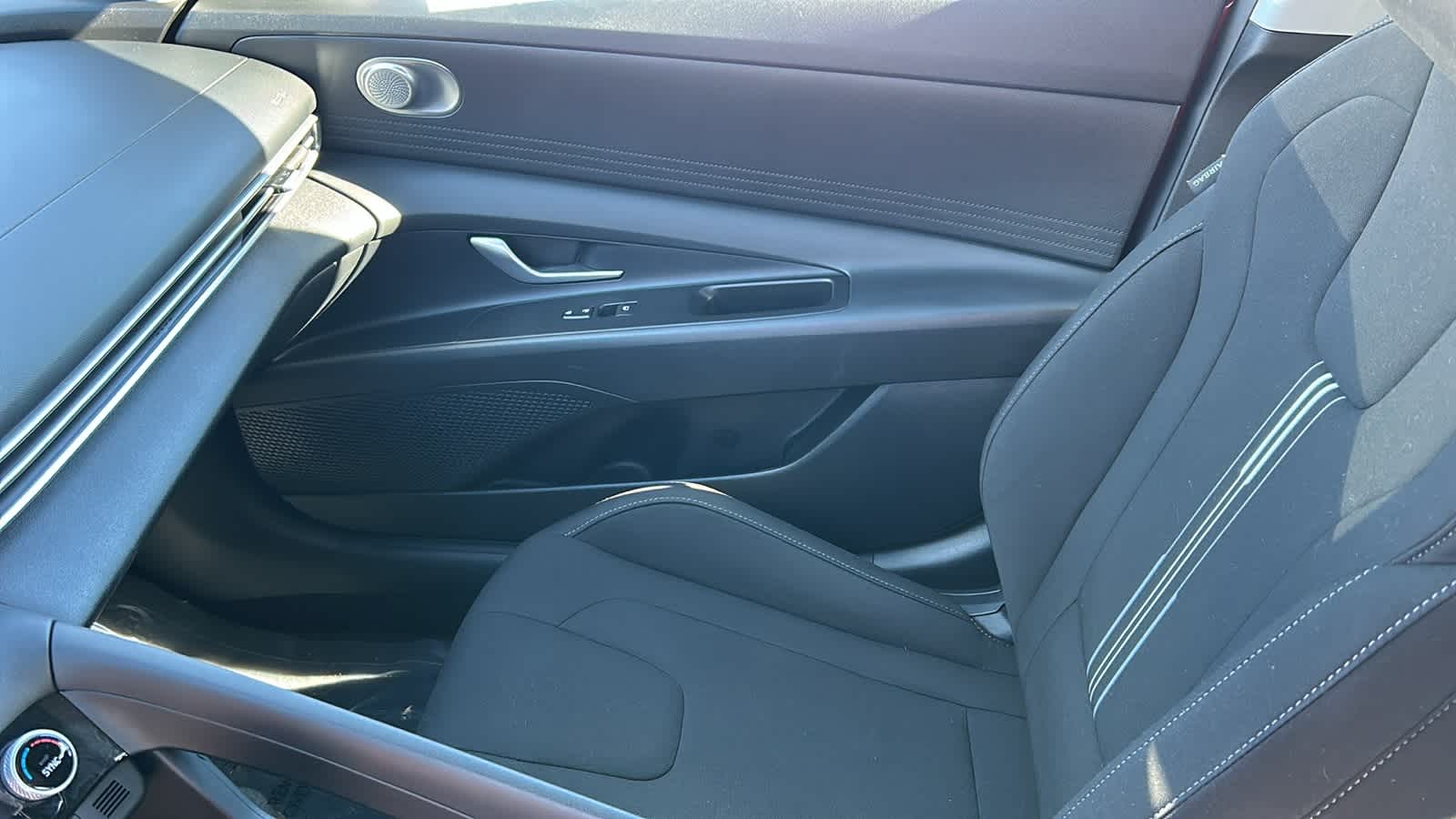 Thumbnail: 2023 Hyundai Elantra - 12