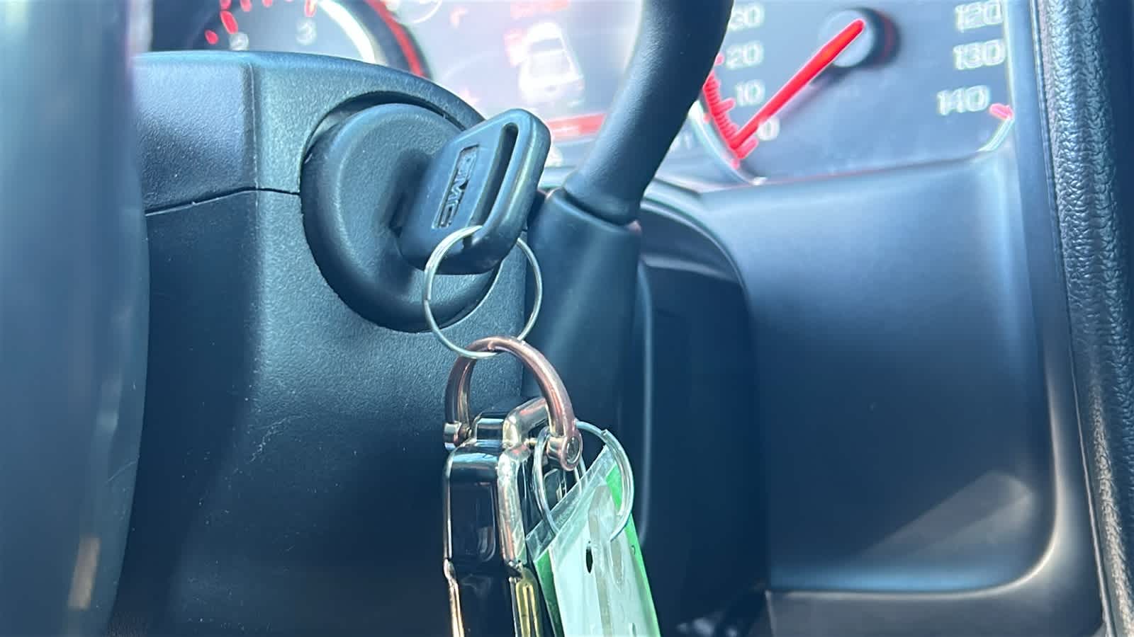 Thumbnail: 2015 GMC Sierra 2500 - 17