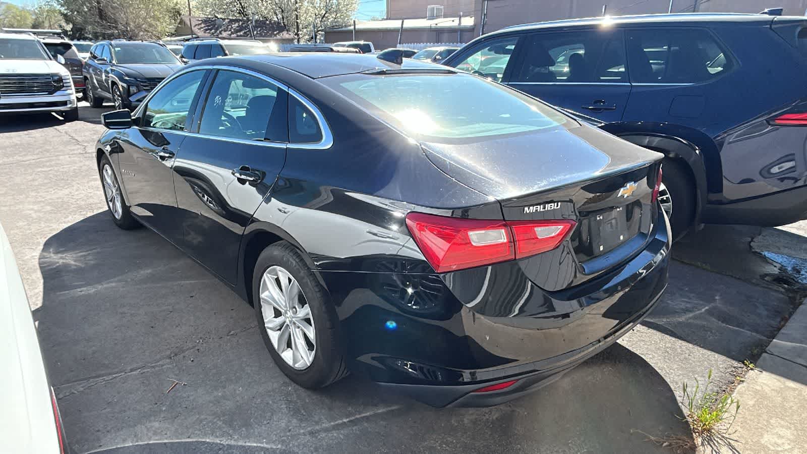 Thumbnail: 2023 Chevrolet Malibu - 4