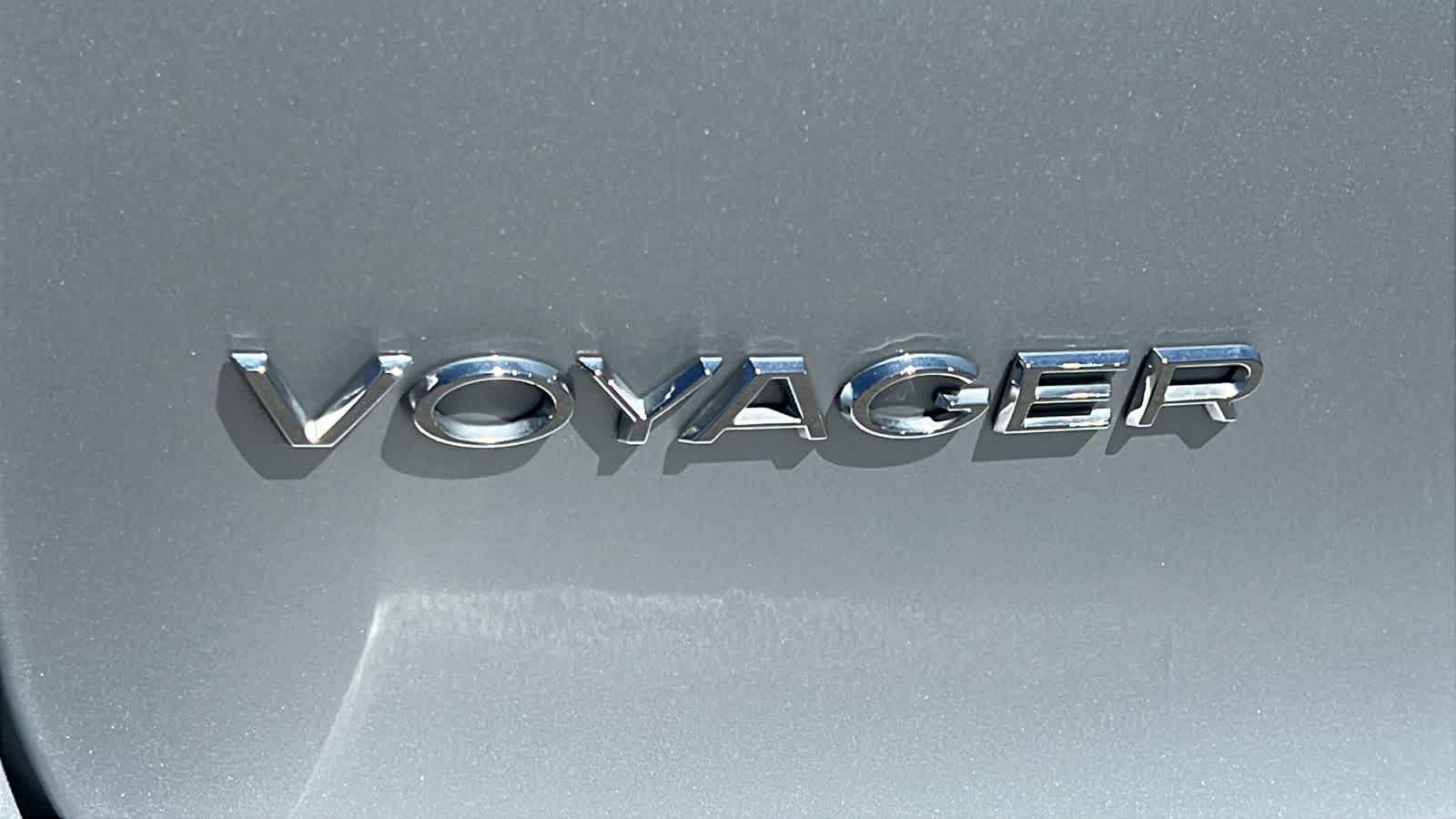 Thumbnail: 2023 Chrysler Voyager - 28