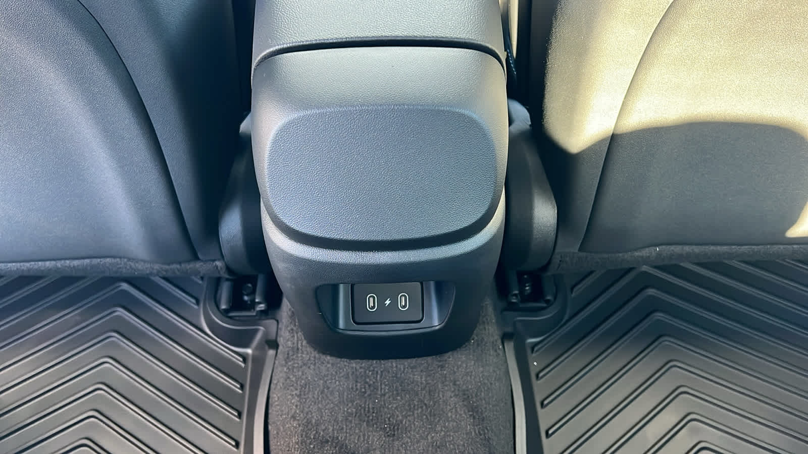 Thumbnail: 2025 Hyundai Elantra - 25