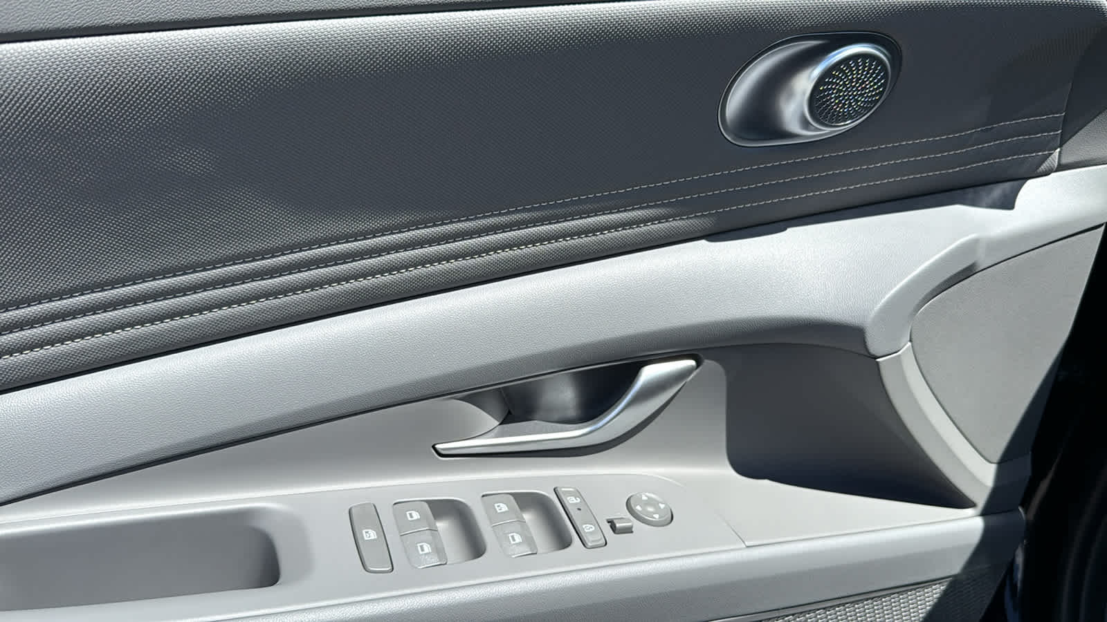 Thumbnail: 2025 Hyundai Elantra - 22