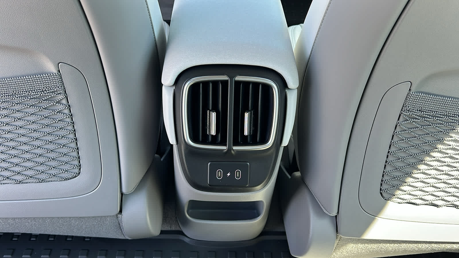 Thumbnail: 2025 Hyundai Ioniq 6 - 25