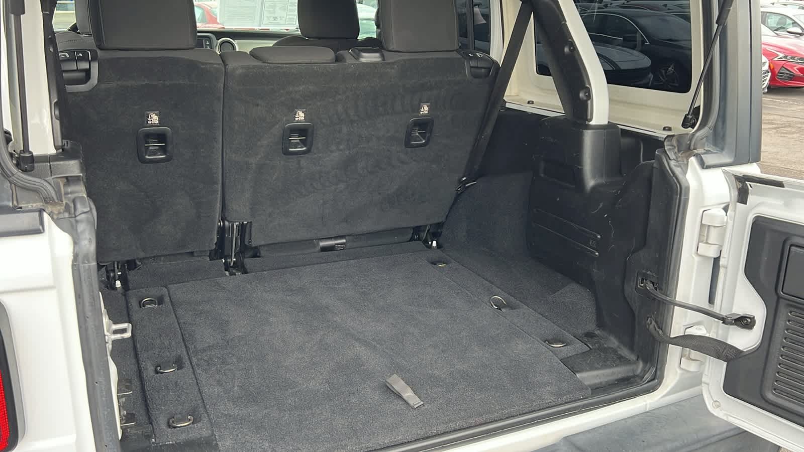 Thumbnail: 2019 Jeep Wrangler - 27