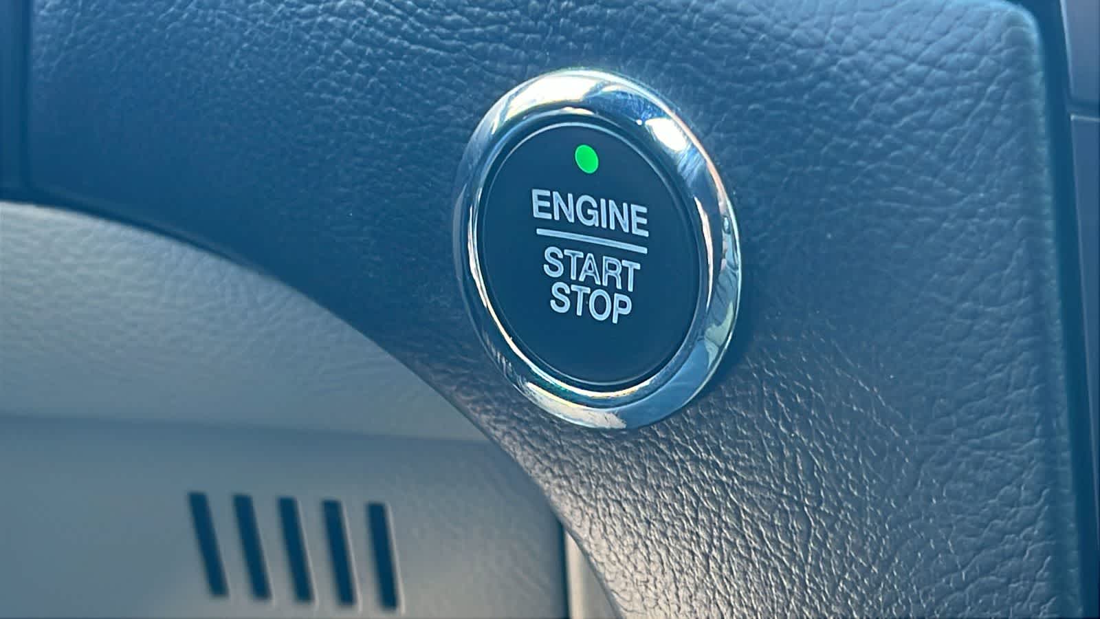 Thumbnail: 2020 Ford Edge - 17
