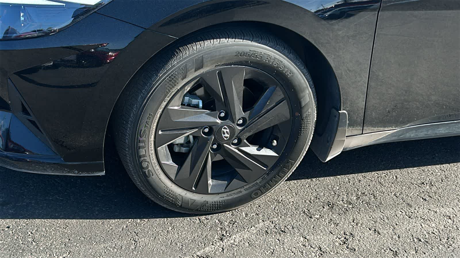 Thumbnail: 2022 Hyundai Elantra - 4