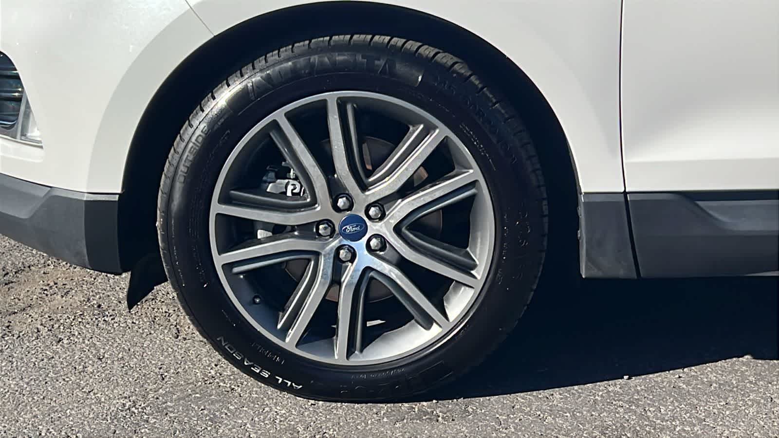 Thumbnail: 2020 Ford Edge - 9