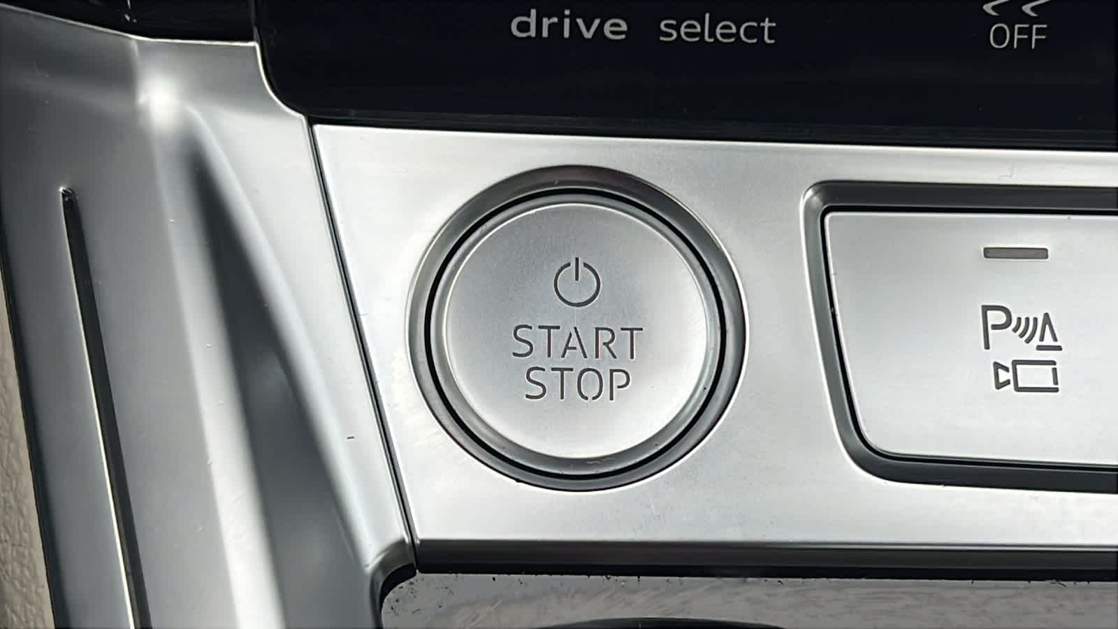 Thumbnail: 2019 Audi e-tron - 17