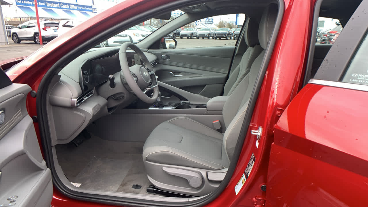 Thumbnail: 2024 Hyundai Elantra - 11