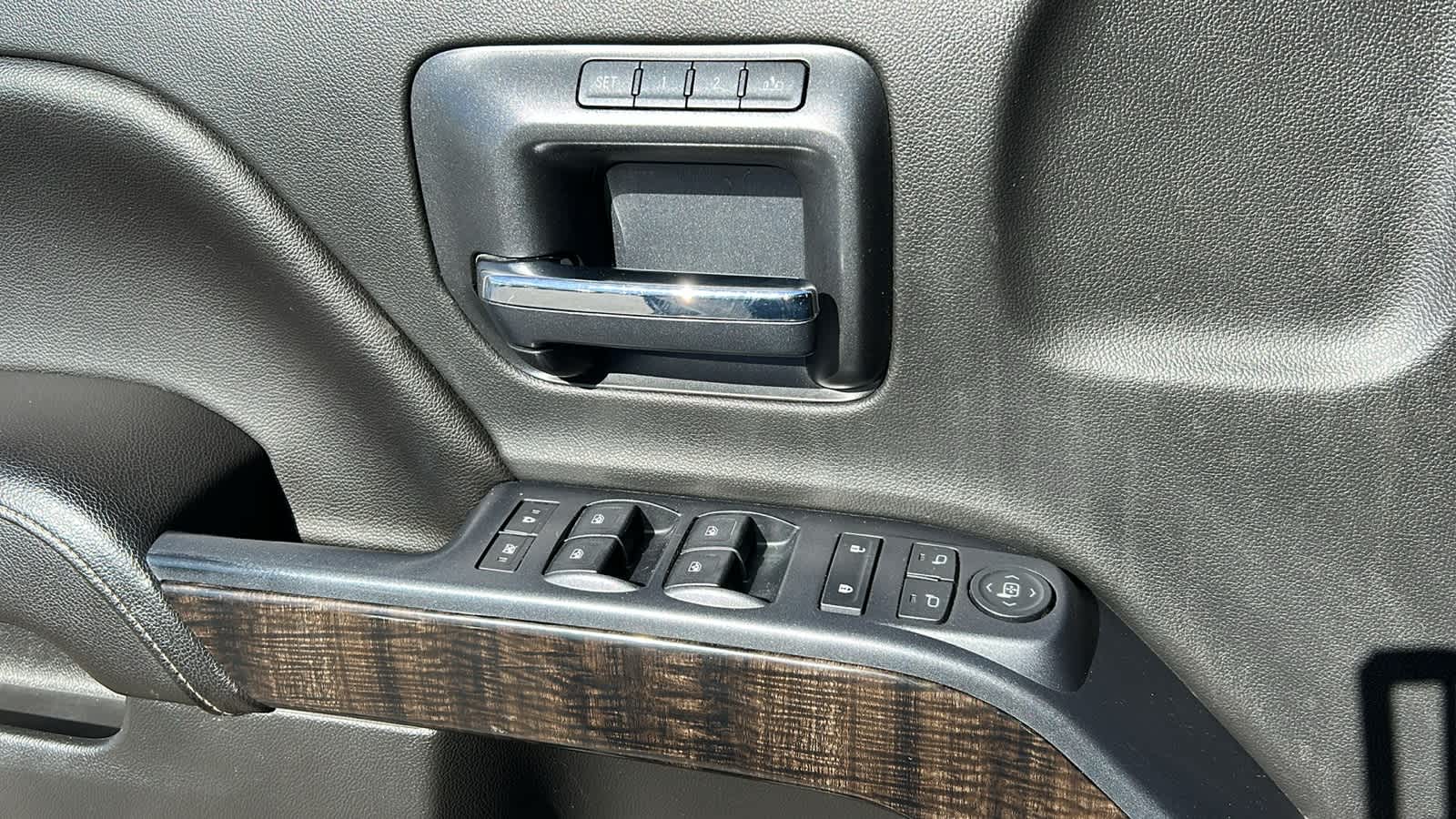 Thumbnail: 2015 GMC Sierra 2500 - 22