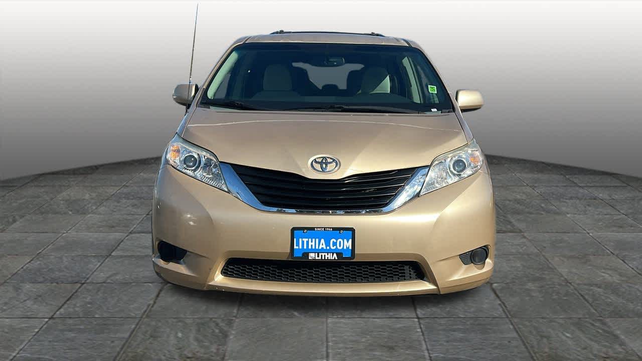 Thumbnail: 2011 Toyota Sienna - 2