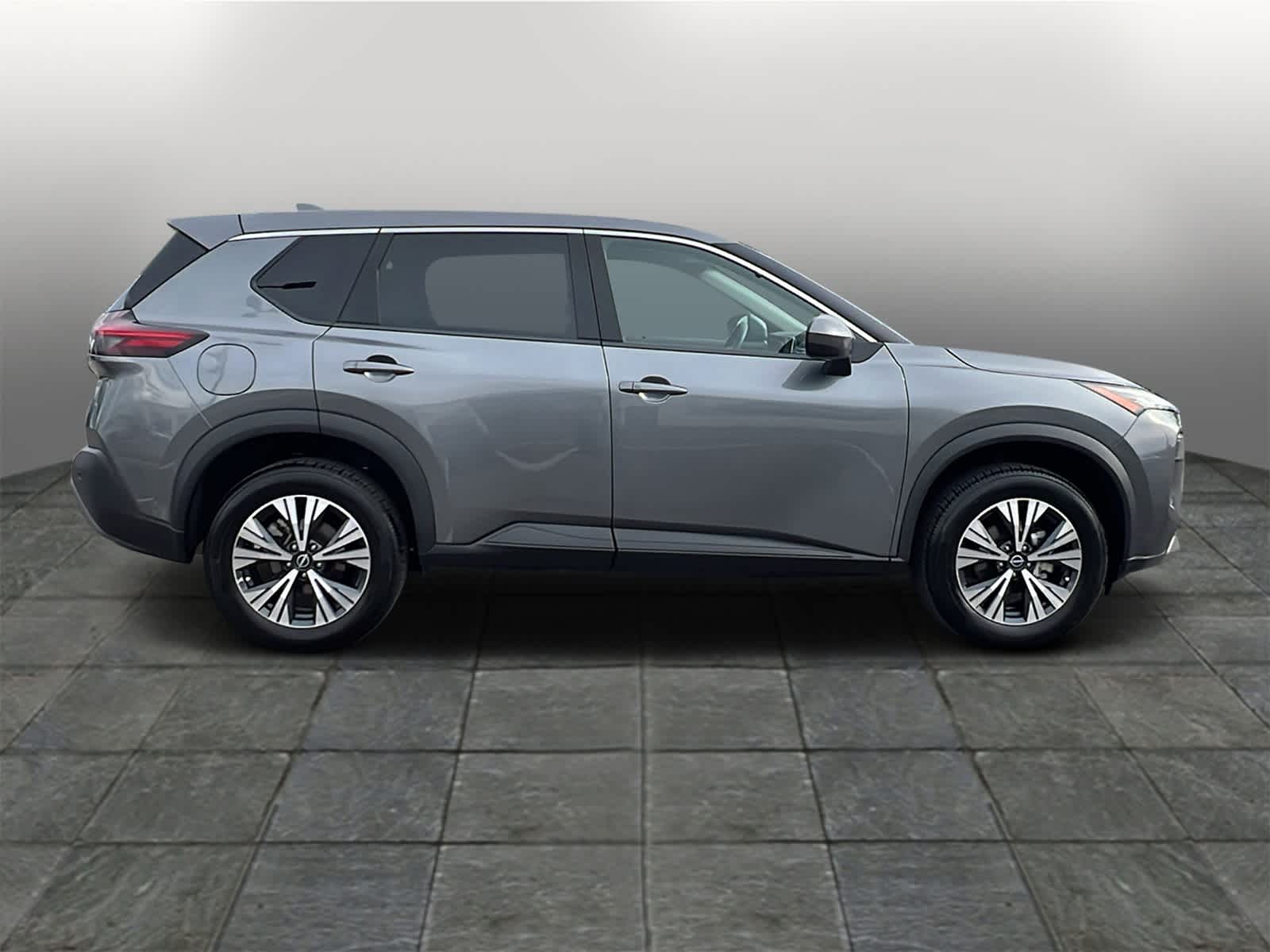 2023 Nissan Rogue SV 4