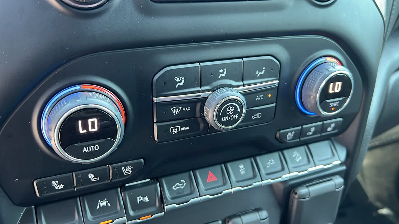 Thumbnail: 2022 Chevrolet Silverado 1500 - 14