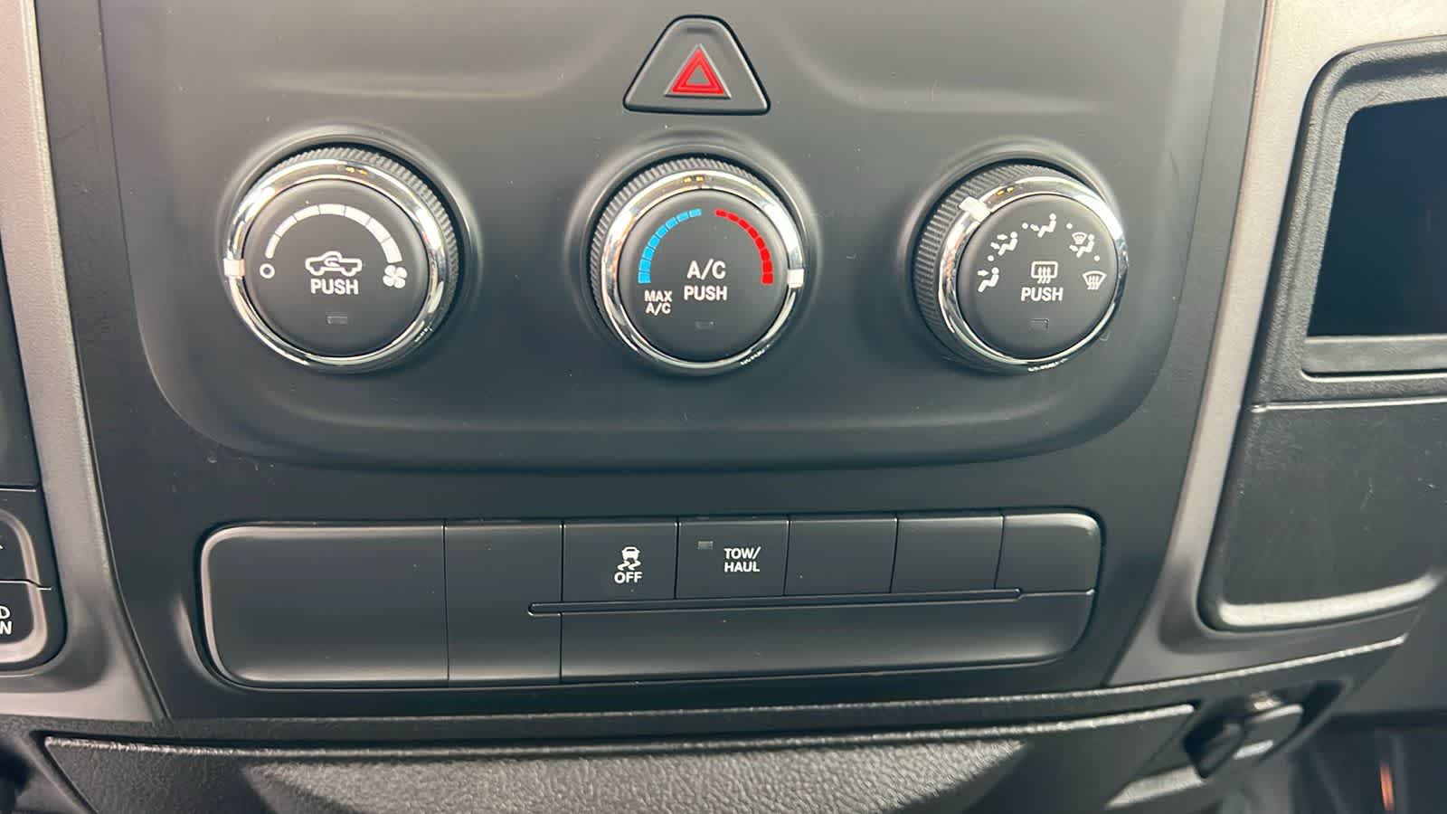 Thumbnail: 2022 RAM 1500 Classic - 12