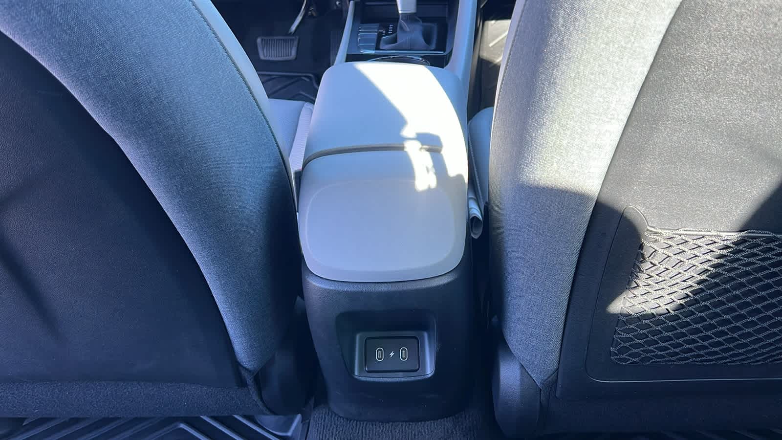 Thumbnail: 2025 Hyundai Elantra - 25