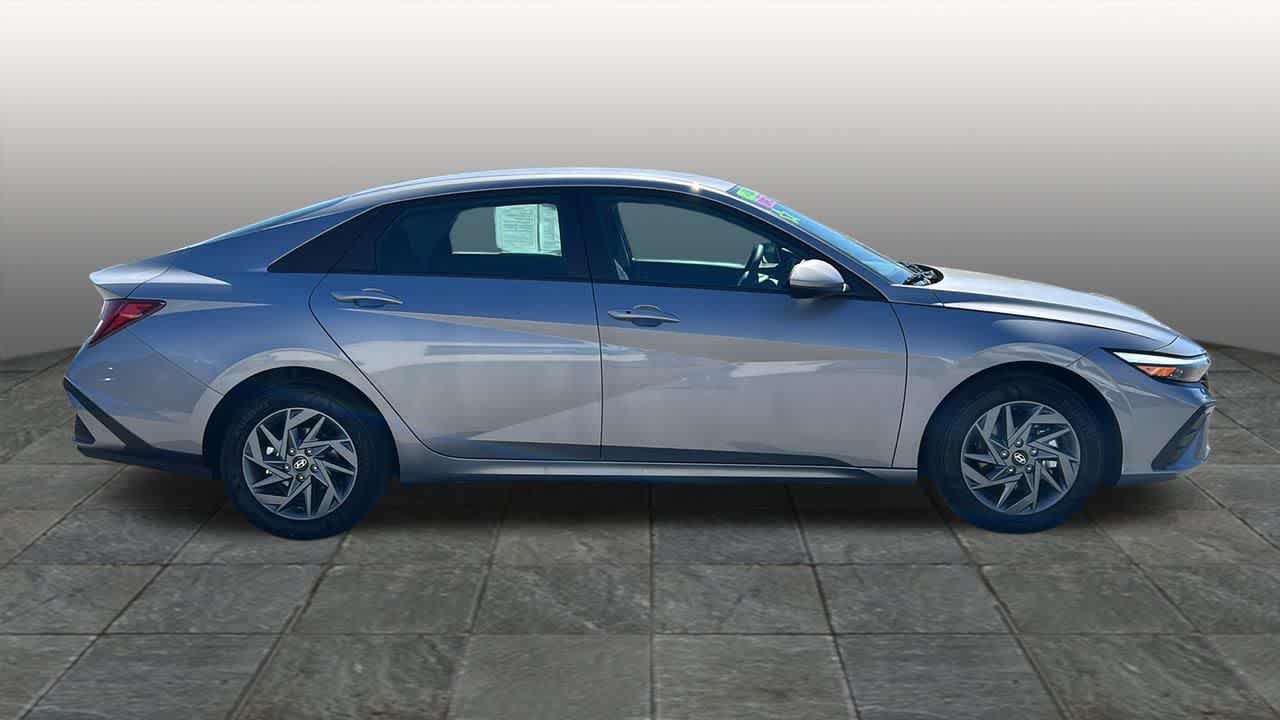 Thumbnail: 2026 Hyundai Elantra - 4
