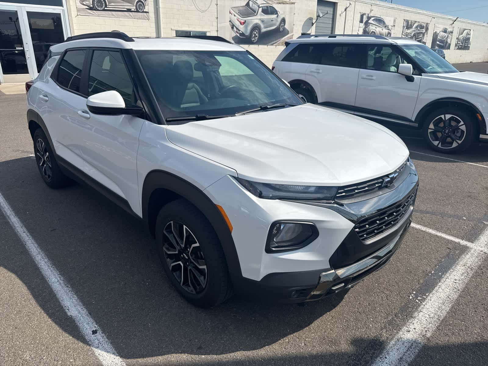 Thumbnail: 2023 Chevrolet TrailBlazer - 8
