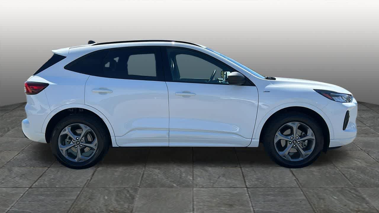 Thumbnail: 2023 Ford Escape - 4