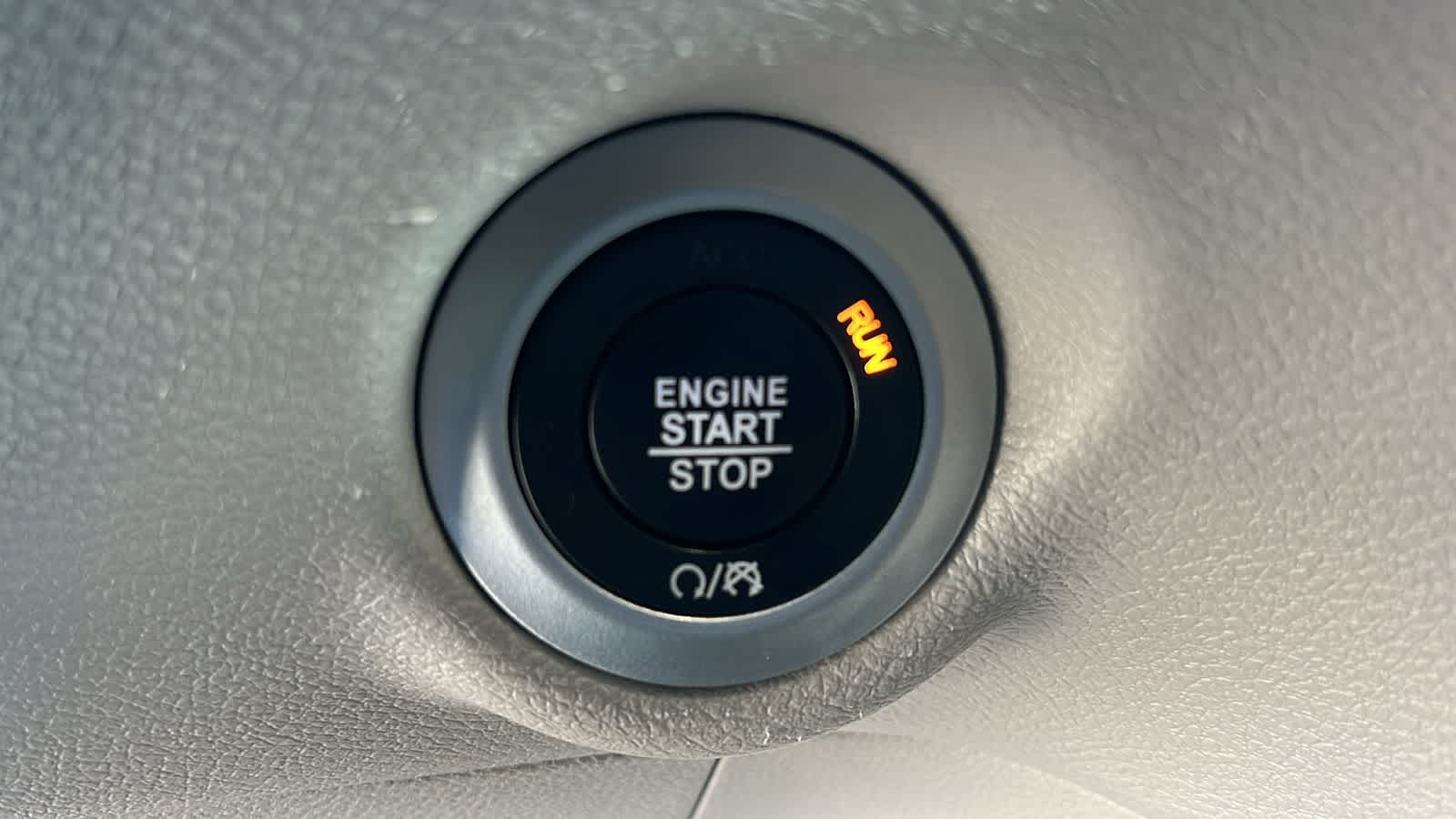 Thumbnail: 2023 Chrysler Voyager - 17